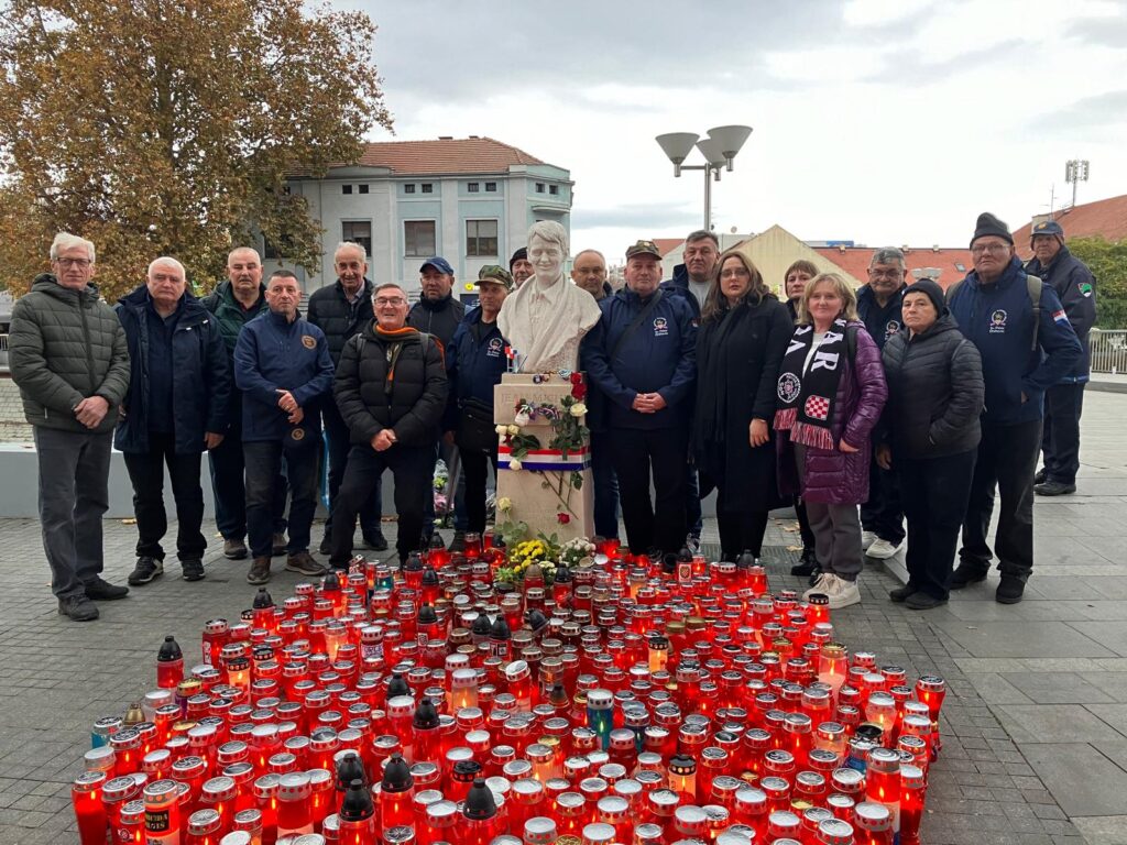 Predstavnici Općine Sv. Petar Orehovec u Vukovaru, izvor fotografije: arhiva Općine Sv. Petar Orehovec