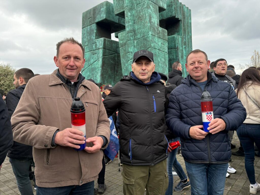 Predstavnici Općine Sv. Petar Orehovec u Vukovaru, izvor fotografije: arhiva Općine Sv. Petar Orehovec